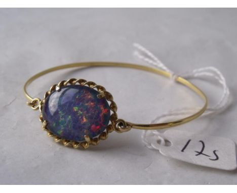 An opal set 14ct bracelet       