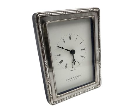 Modern silver mounted desk clock with battery powered movement, hallmarked Garrard & Co Ltd, London 1996, H11.5cm