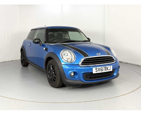 Registration: SV61RKJ  VIN: WMWSR320X0T031555  Mileage Showing: 111,000  Transmission: Manual  MOT: 02/10/2025First registere