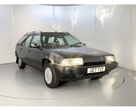 Registration: J27TCF  VIN: VF7XBXE0010XE5009  Mileage Showing: 71,000  Transmission: Manual  MOT: 17/10/2025First registered 