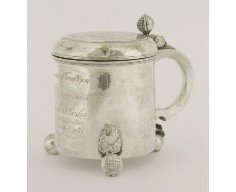 A Scandinavian silver tankard and cover maker's mark 'K', probably for Christian Johansen Kruse, Trondheim, C. 1674,cylindric