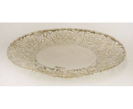 A Chinese silver comport dish,c.1900,pierced with bamboo shoots, bamboo border, raised on a plain circular spreading foot,28c