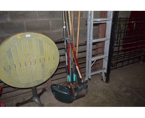 A quantity of gardening tools 