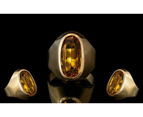 18ct Gold - Good Quality and Superb Single Stone Citrine Set Ring, Pave Set. Marked 750 - 18ct to Interior of Shank. The Elon