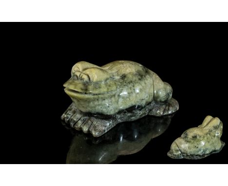 Chinese 19th Century Jade Figure of a Large Toad, In a Resting Position, In Chinese Culture. The Toad Is a Symbol of Long Evi