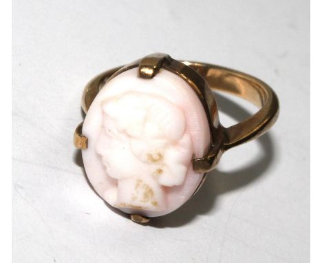 A cameo ring depicting a bust portrait of a lady set in 9 carat gold 