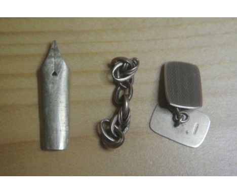 QUANTITY OF SCRAP GOLD TO INCLUDE CUFFLINK, PEN NIB, CHAIN: A small quantity of scrap gold to include a short 9 CT rose gold 