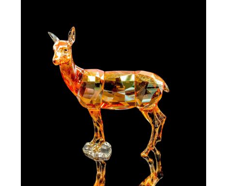 Item number 5490312. Elegant faceted brown crystal deer. Item comes with original box measuring 6"L x 6"W x 4"H. Artist: Mart