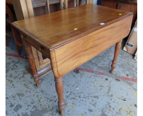 LIGHT MAHOGANY PEMBROKE TABLE with drawer to one end, on turned legs