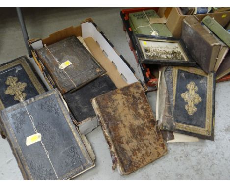 ASSORTED VINTAGE HARDBACK BOOKS including volumes of 'The New Cambridge Modern History', 'The Big Book for Boys', several fam