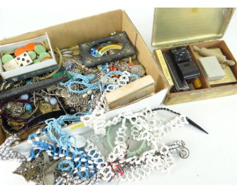 ASSORTED SMALL COLLECTABLES including costume jewellery, brass tin of smoking items including cigars, vintage playing counter