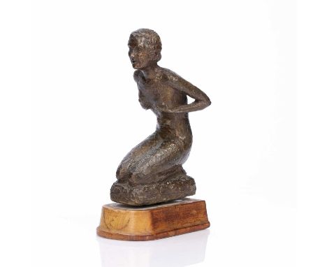 20th Century bronze modelof a sitting nude female, on a wooden plinth, unsigned, sculpture excluding the base is 16cm high 18