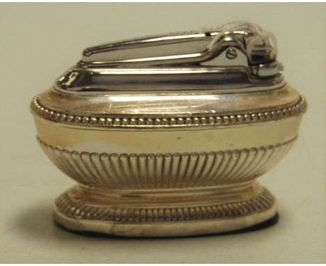 A Ronson table-top cigarette lighter 