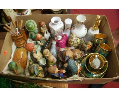 A mixed lot of decorative china ornaments to include Hummel etc