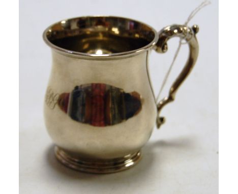 A silver child's christening tankard, 4.8oz, Sheffield assays, 7.5cm