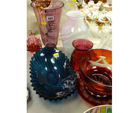 Nice collection of vintage and art glass vases and bowls