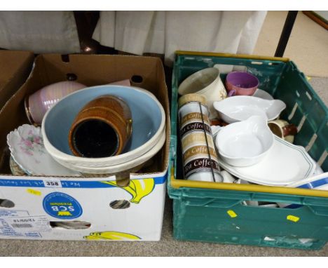 Box and plastic crate of vintage and other crockery and ornamental ware