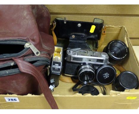 Vintage Rank Mamiya SLR camera and associated equipment with carry case