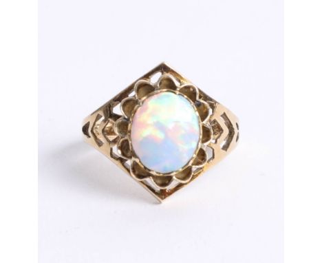 A 9ct gold and opal ring.