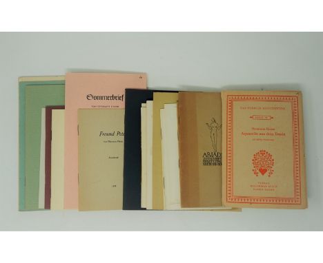 Hesse, Hermann. Sammlung von 25 Privatdrucken und Kleinschriften, meist vom Autor signiert oder mit einem Gruß versehen. 14,5