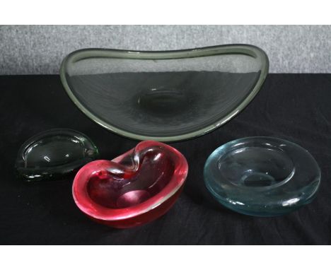 A collection of 1970's vintage art glass. L.40 W.34cm. (largest) 