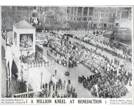 1932 Eucharistic Congress, collection of flags, commemorative posters and publications. An extensive collection including a h