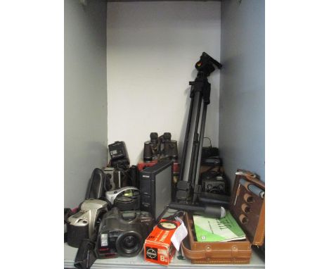 A selection of vintage cameras, accessories, digital cameras, a boxed Phillips compact disc player, a Buffalo hard drive and 