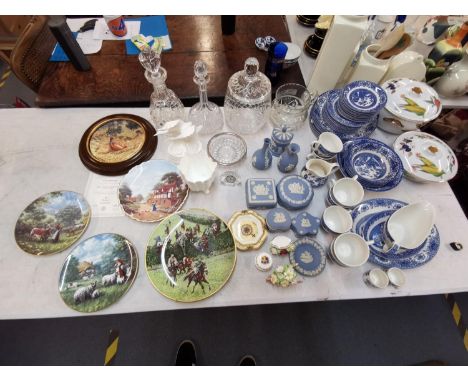 Mixed ceramics and porcelain to include Wedgwood, Royal Doulton, Coalport, Royal Worcester together with some crystal to incl