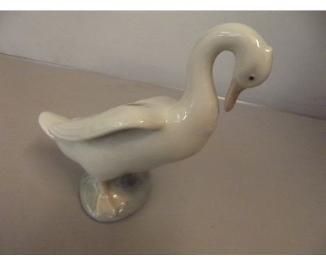 Nao figure of a swan 