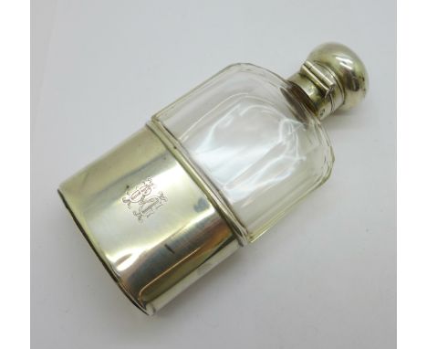 A silver and cut glass hip flask, Ernest Drew, London 1925, cup 33g 