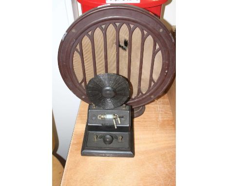 A vintage BBC Crystal Radio receiver and speaker, h.38cm 