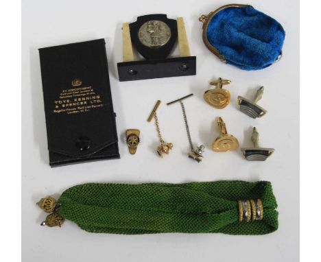 Assorted costume jewellery, to include silver gilt Rotary lapel badge, gent's cufflinks, two small purses etc 