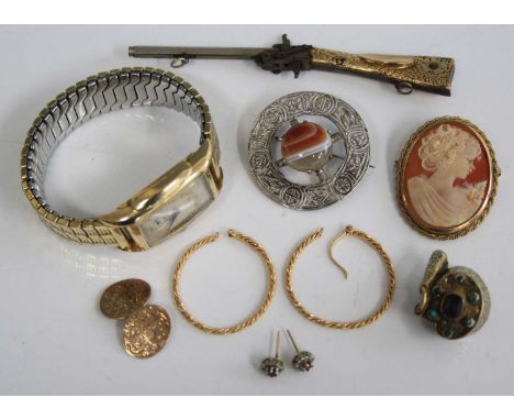 Assorted costume jewellery, to include carved shell cameo brooch in pinchbeck mount, agate set Scottish silver brooch, a pair