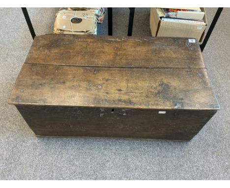 19TH CENTURY OAK PLANK TOP COFFER 33"(L) X 17"(W) X 14"(H)