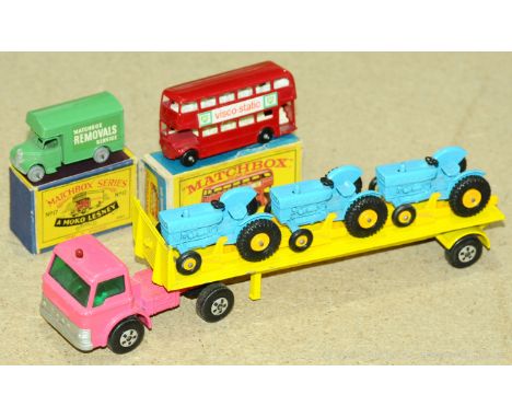 Matchbox a boxed and unboxed group to include Matchbox 5 London Bus "Visco-Static", Matchbox "Moko Lesney" 17, Removals Van "