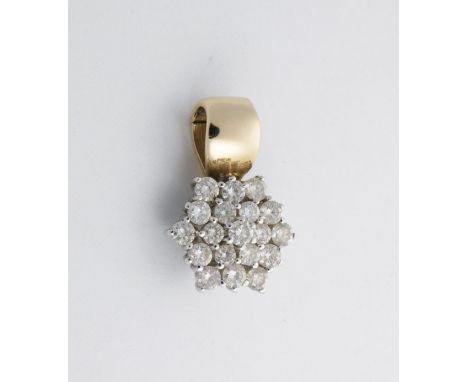 Clipanhaenger mit Brillanten 585-er Weiss- und Gelbgold ca. 6,7 g. Zeitloser Anhaenger mit Clipschlaufe, ausgefasst mit Brill