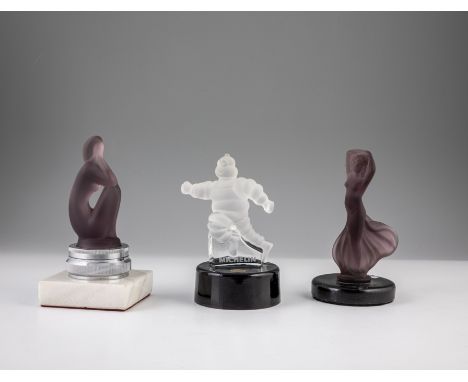Konvolut Zwei Kuehlerfiguren und eine Werbefigur U.a. Frankreich, 20. Jh. Konvolut bestehend aus einer Werbefigur ''MICHELIN'