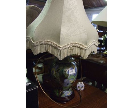 CERAMIC TABLE LAMP