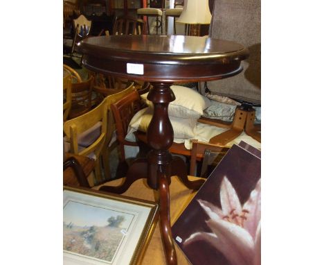 PEDESTOL LAMP / SIDE TABLE