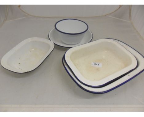 KITCHENALIA 5 PIECES OF ENAMEL WARE