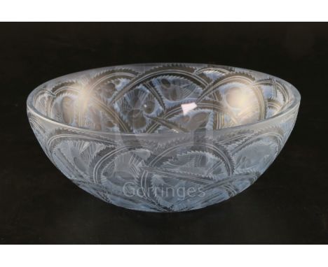 A Rene Lalique 'Pinsons' clear and blue-stained etched glass bowl, decorated with finches and leaves, 'R LALIQUE FRANCE' sten