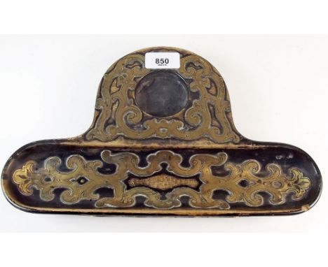 A Victorian brass mounted inkwell base and pen tray
