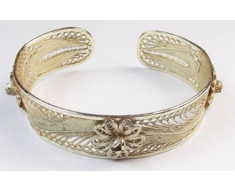 A gold plated on silver Maltese filigree floral bangle