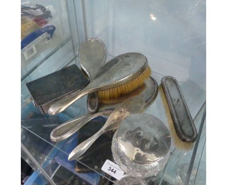 A cased set of six Elizabeth II silver Teaspoons, Birmingham 1957, together with a small quantity of silver flatware, an unma