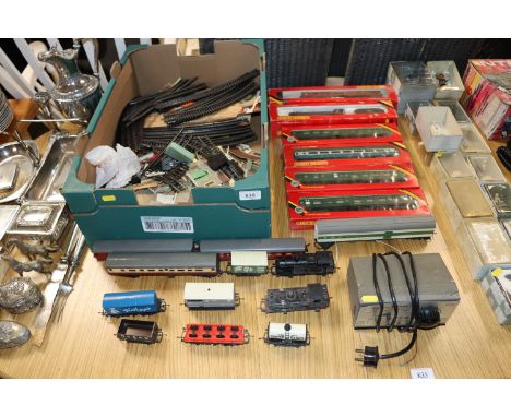 A quantity of Hornby 00 gauge model railway