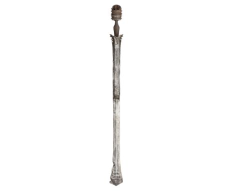 A RARE SOUTH INDIAN SWORD (KHANDA), PROBABLY VIJAYANAGARA, 14TH/15TH CENTURY, with broad blade of flattened-diamond section f