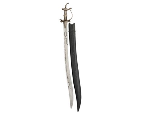 A SOUTH INDIAN SWORD (SOSSUN PATA), 16TH/17TH CENTURY, PERHAPS BIJAPUR, with curved wootz steel blade double-edged towards th