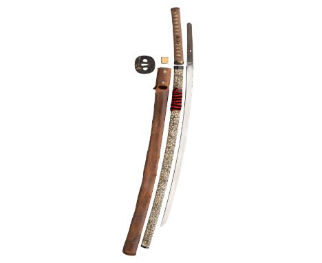 A JAPANESE KATANA (LONG SWORD), BLADE 1650-1750, MOUNTS 1750 -1850 WITH A LATER ADDITION OF A LEATHER COVER, Sugata (configur