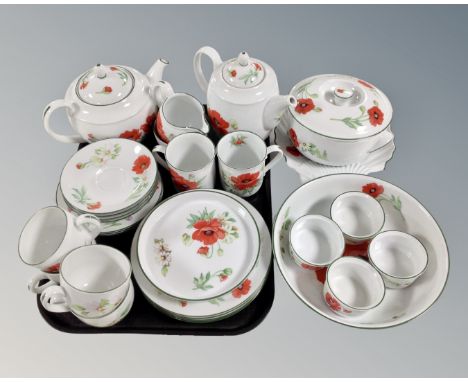 A quantity of Royal Worcester poppy pattern tea and dinner ware 