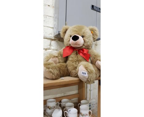STEIFF BEAR - BOBBY